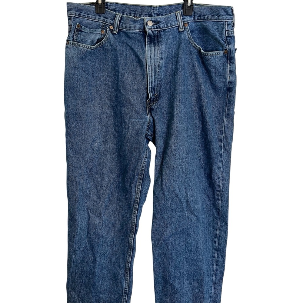 EUC Levi’s 550 Relaxed Denim Jeans Size W42 L30